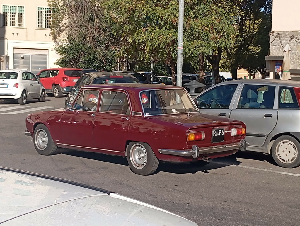 i88.servimg.com/u/f88/20/10/02/83/alfa_r28.jpg
