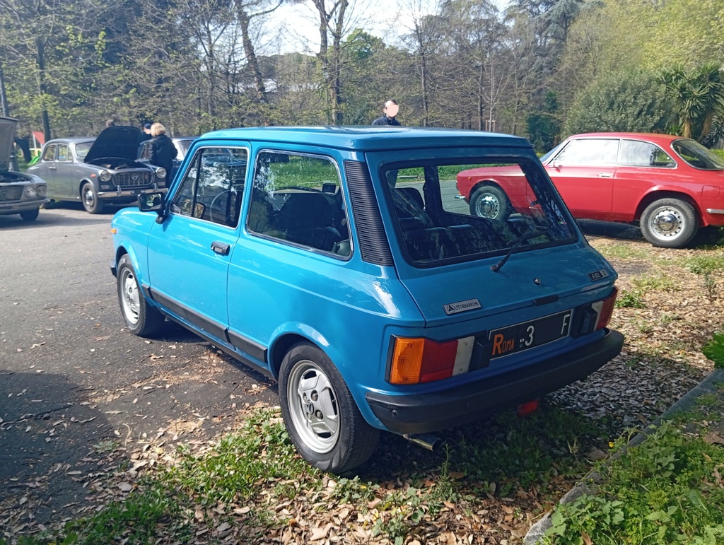 i88.servimg.com/u/f88/20/10/02/83/autobi21.jpg