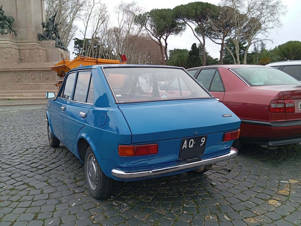 i88.servimg.com/u/f88/20/10/02/83/fiat_136.jpg