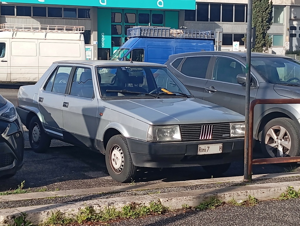 i88.servimg.com/u/f88/20/10/02/83/fiat_r19.jpg